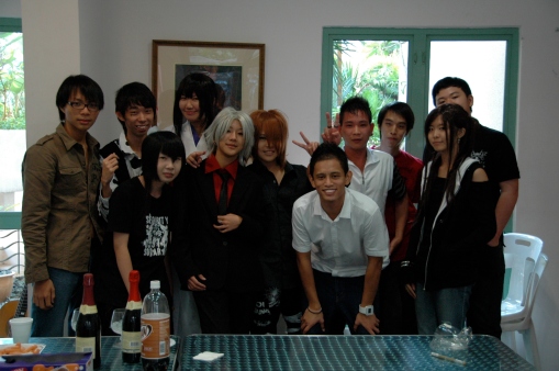 Group Photo 1. The guy on the extreme left looks like WEI ZHONG! 